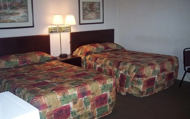 photo 2 of Riverside Inn