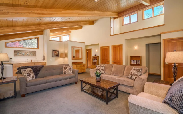 photo 2 of Riverside Lodge