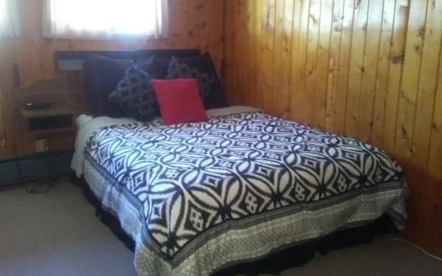 photo 4 of Riverside Lodge & Retreat