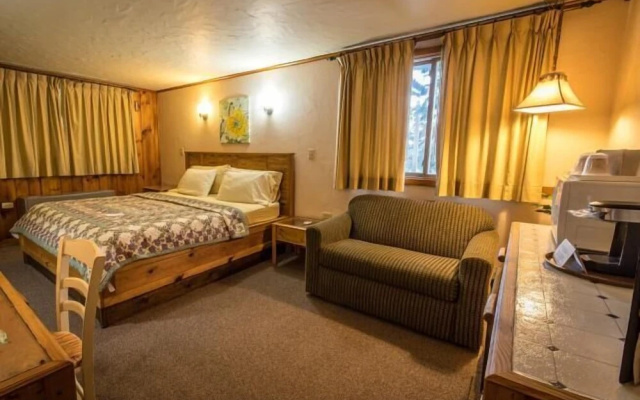 photo 4 of The Riverside Motel