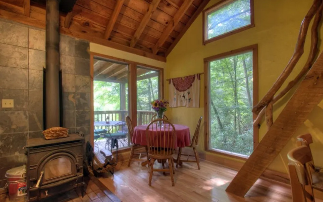photo 4 of Rivertime - 1 Br Cabin