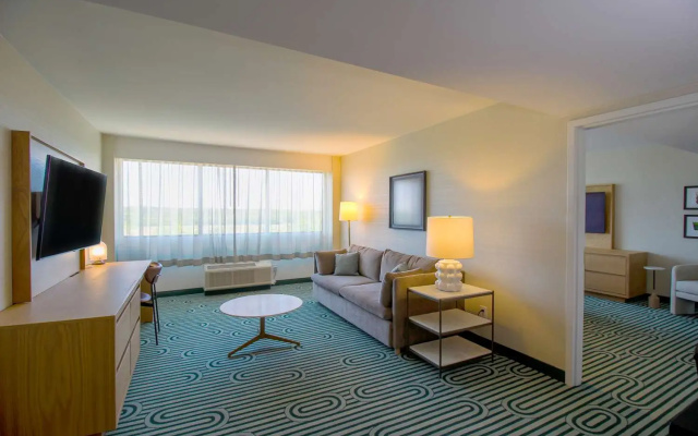 photo 5 of DoubleTree by Hilton Clarksville Riverview