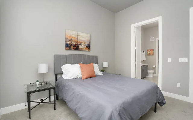 photo 4 of 1 BR and 2 BR near Downtown by Frontdesk