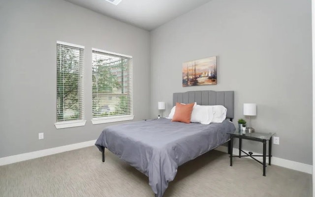 photo 5 of 1 BR and 2 BR near Downtown by Frontdesk