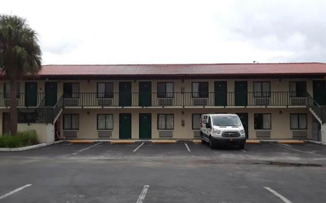 photo 4 of Riviera Motel