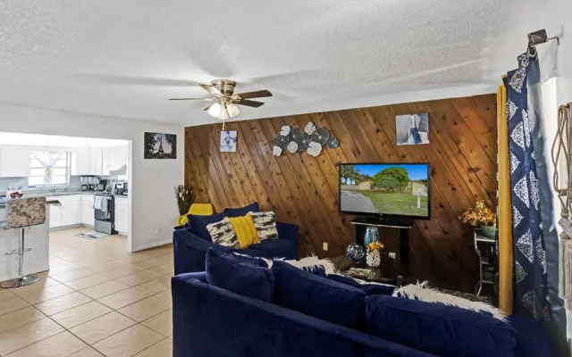 photo 2 of RJ3 guesthouse!Booking