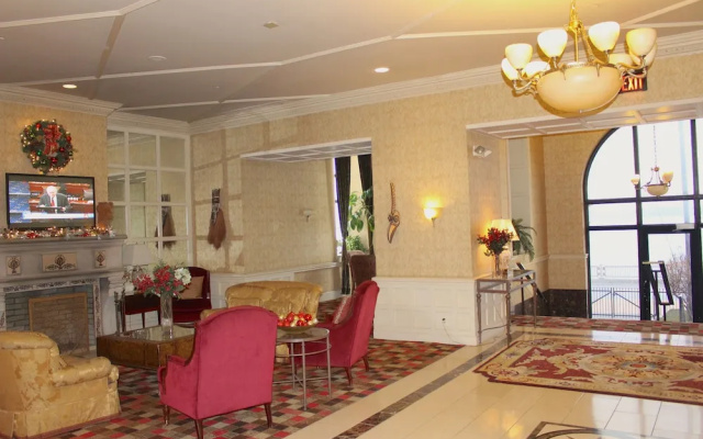 photo 2 of Roberts Riverwalk Urban Resort Hotel