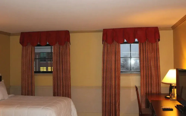 photo 3 of Roberts Riverwalk Hotel & Residence, Detroit