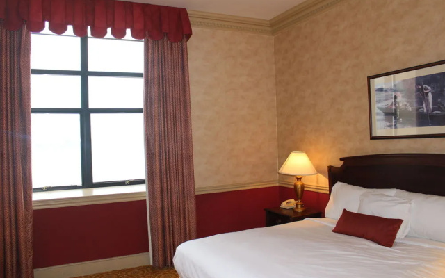 photo 5 of Roberts Riverwalk Hotel & Residence, Detroit
