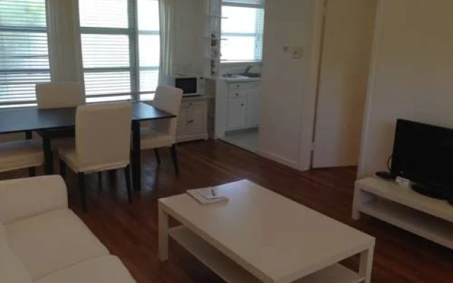 photo 4 of Robindale Suites