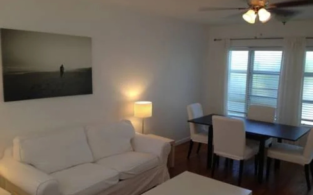 photo 5 of Robindale Suites