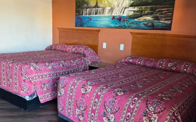 photo 3 of Robinhood Motel Anaheim West