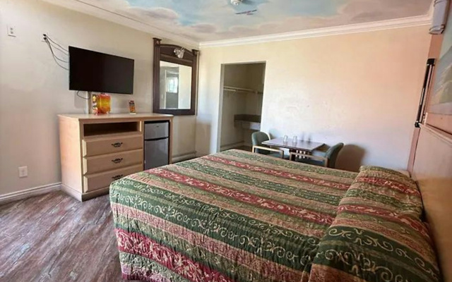 photo 5 of Robinhood Motel Anaheim West