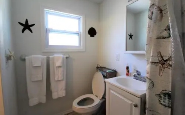 photo 3 of Rock Lobster 1 One-bedroom Apartment