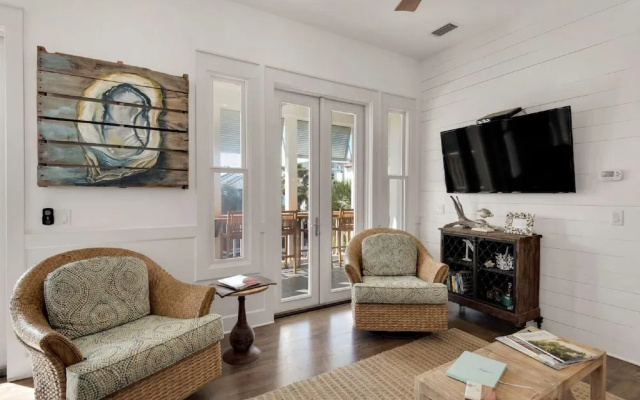 photo 5 of Rock Lobster 4 Bedroom Apartment