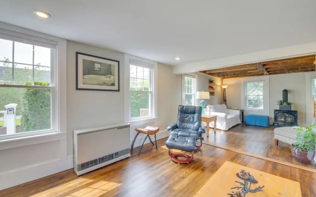photo 4 of Rockland Home w/ Deck 5 Mins to Historic Downtown!