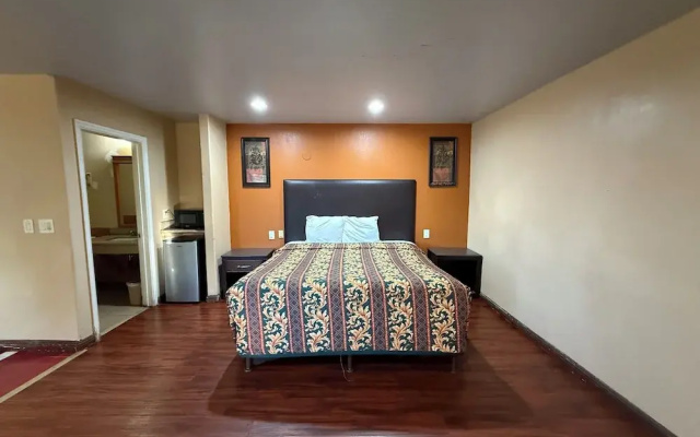 photo 3 of Rocky Inn Motel