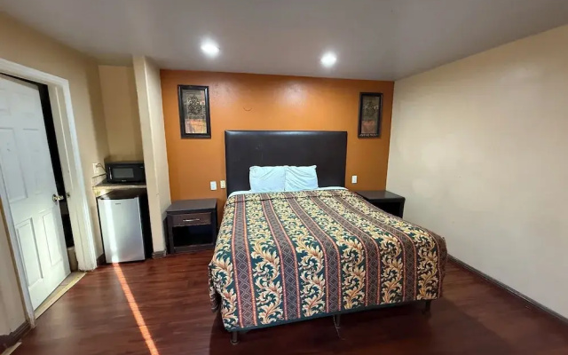 photo 5 of Rocky Inn Motel
