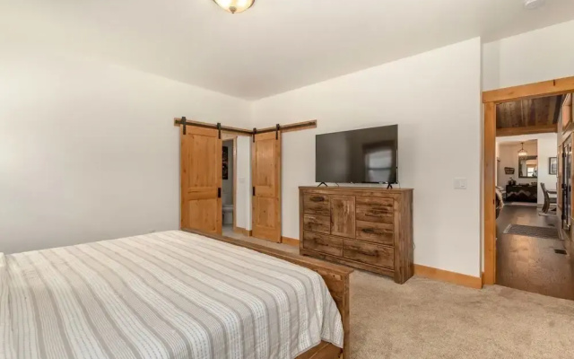 photo 5 of Rocky Mountain Get Away -- 30 Nights Minimum Rental Only 4 Bedroom Home by Redawning