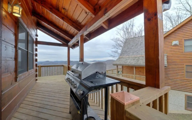 photo 2 of Rocky Mountain High - 4 Br Cabin