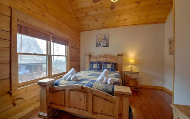 photo 5 of Rocky Mountain High - 4 Br Cabin