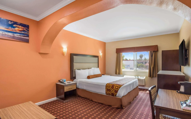 photo 5 of Rodeway Inn & Suites Pasadena