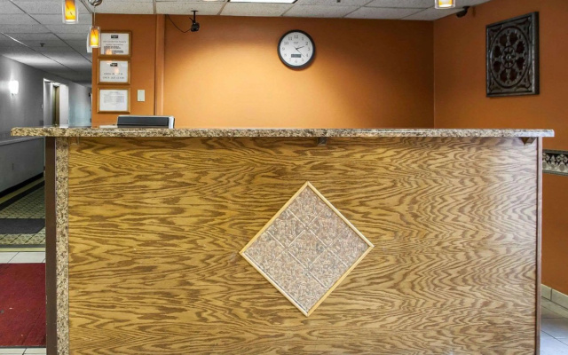 photo 2 of Rodeway Inn & Suites Milwaukee Airport