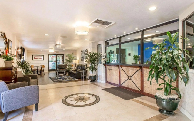 photo 2 of Rodeway Inn & Suites Colton-Riverside