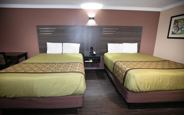 photo 4 of Rodeway Inn & Suites Bellflower