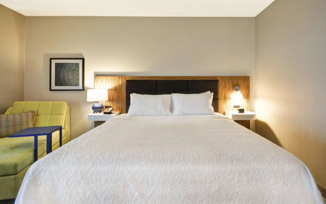 photo 5 of Hampton Inn & Suites Detroit/Warren