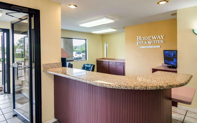 photo 5 of Rodeway Inn & Suites Highway 290 Northwest
