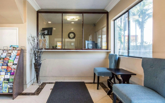 photo 2 of Rodeway Inn & Suites LAX