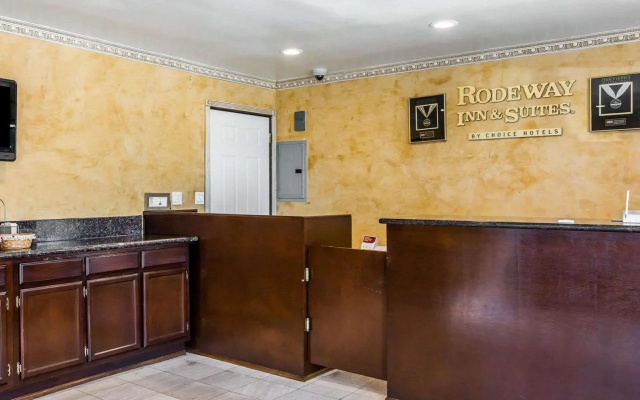photo 2 of Rodeway Inn & Suites Pacific Coast Highway