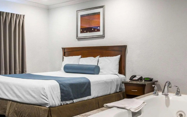 photo 5 of Rodeway Inn & Suites Pacific Coast Highway