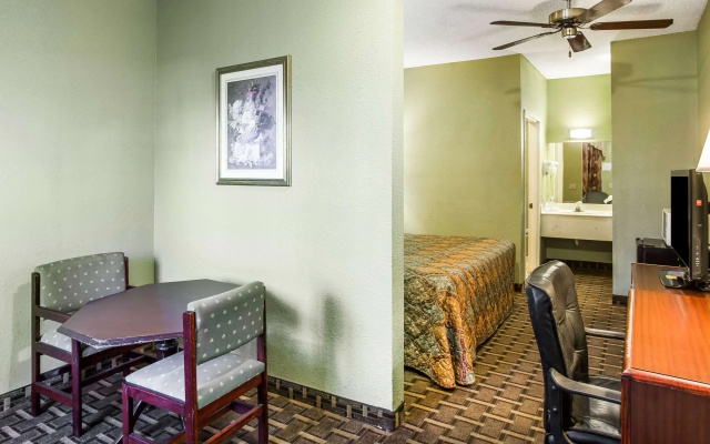 photo 3 of Rodeway Inn & Suites Smyrna - Nashville Area