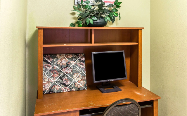 photo 4 of Rodeway Inn & Suites Smyrna - Nashville Area