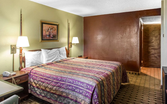photo 5 of Rodeway Inn & Suites Smyrna - Nashville Area