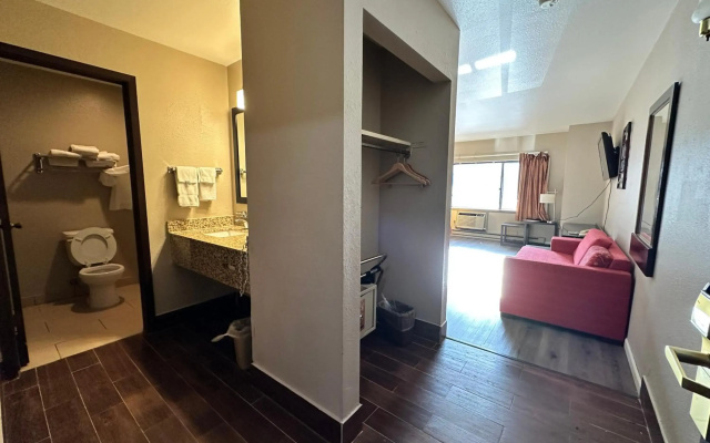 photo 4 of Rodeway Inn & Suites Madison East