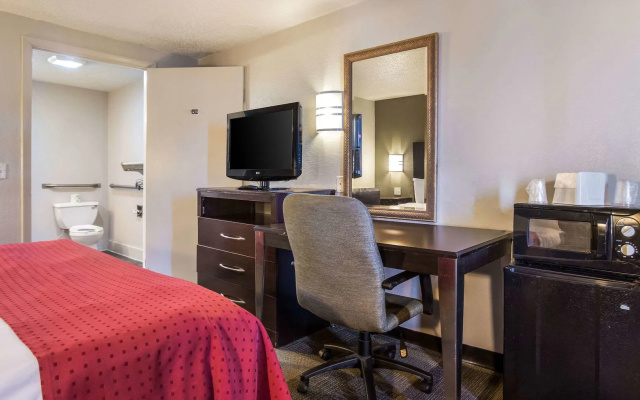 photo 4 of Rodeway Inn