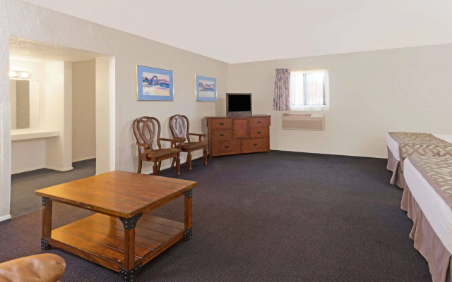 photo 4 of Travelodge by Wyndham Cortez