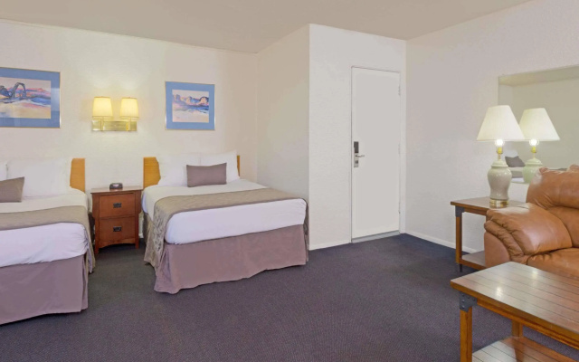 photo 5 of Travelodge by Wyndham Cortez
