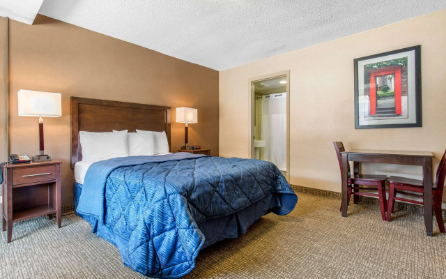 photo 3 of Rodeway Inn Chicago North Shore - Lincolnwood