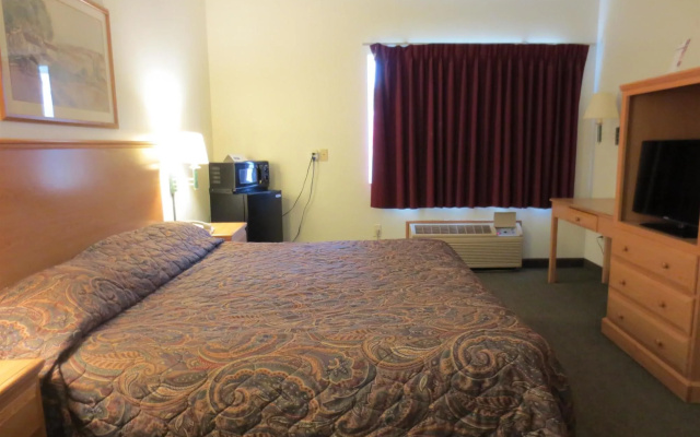 photo 3 of Westbridge Inn & Suites Carrollton