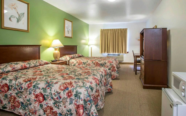 photo 2 of Rodeway Inn