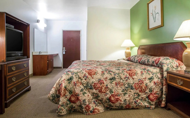 photo 5 of Rodeway Inn
