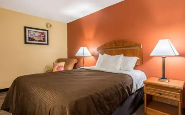 photo 2 of Rodeway Inn
