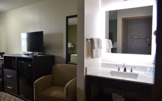 photo 5 of Quality Inn New London