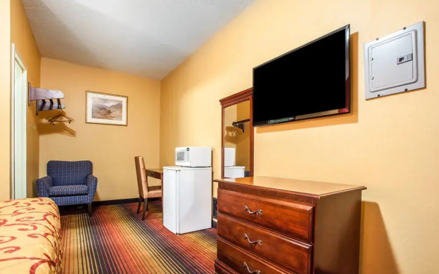 photo 3 of Rodeway Inn
