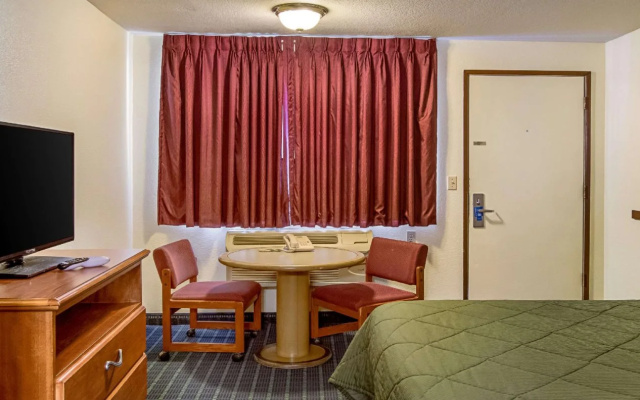 photo 5 of Rodeway Inn