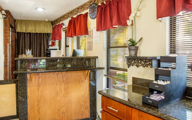 photo 2 of Rodeway Inn